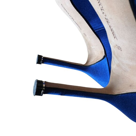 Manolo Blahnik Hangisi Iconic Blue Satin Crystal Jeweled Pumps Heels Size 39 - Picture 10 of 13